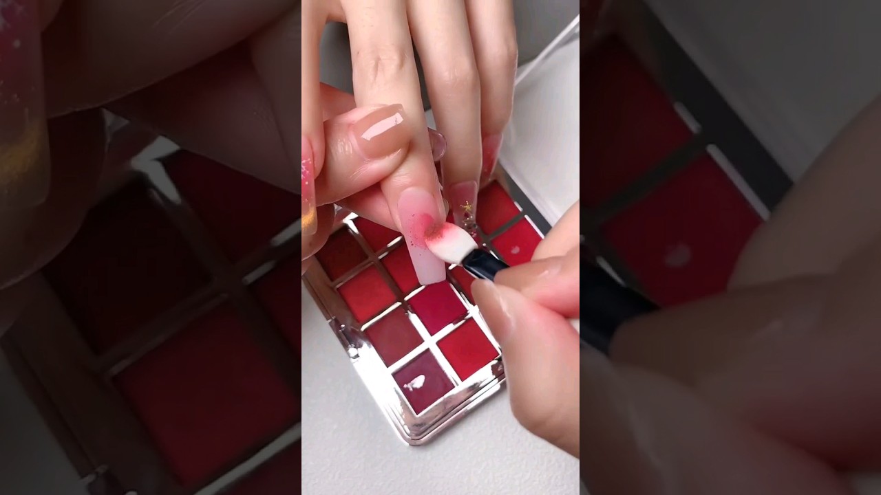 Easy Blush Nails with the Nail Ombre Powder Palette! #nailart #varnail #nailtutorial