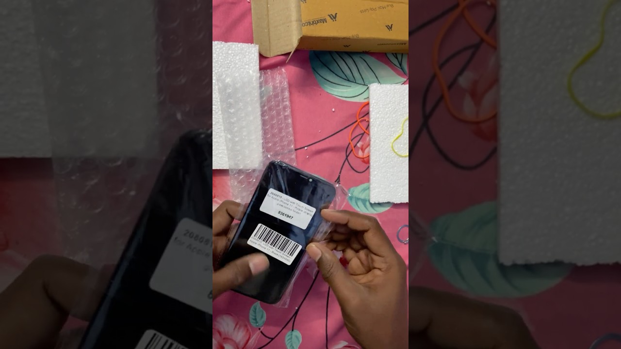 is Maxbhi.com website fake?? / Iphone 11 diaplay review in telugu / TELUGU BACHELOR