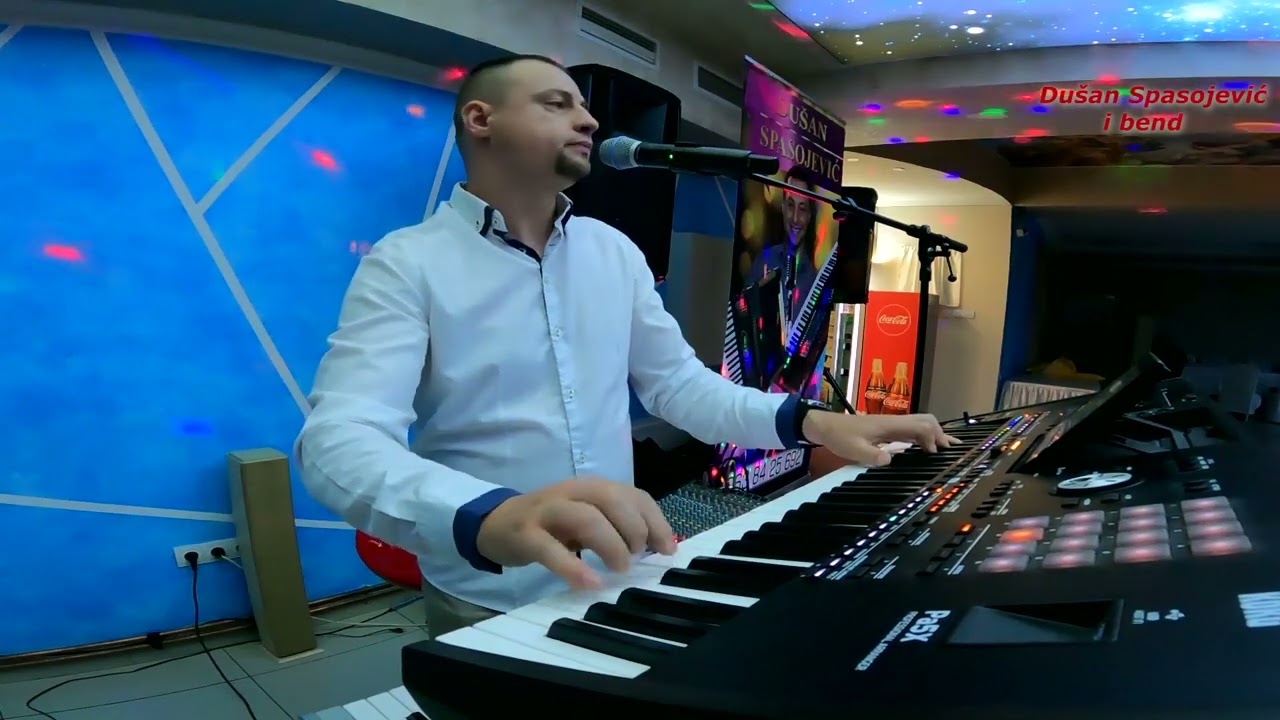 Dušan Spasojević i bend mix narodnjaka uživo