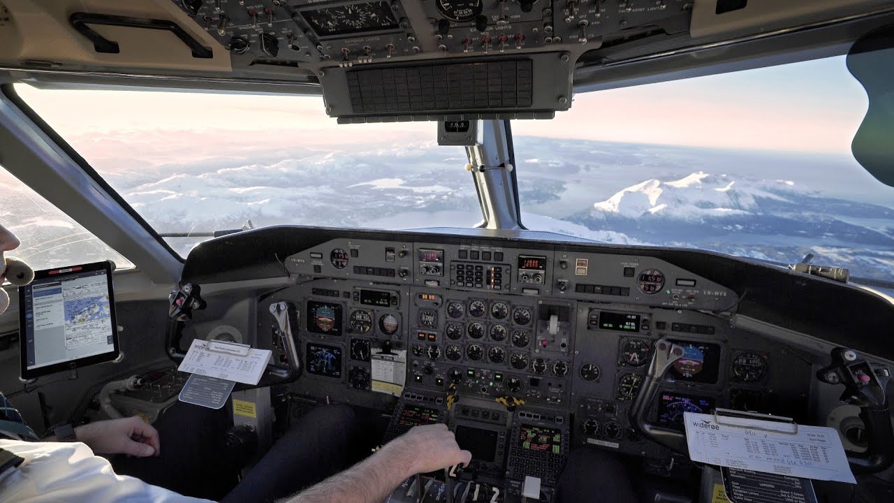 SCENIC DHC-8-300 COCKPIT Approach and Landing into Kristiansund Airport