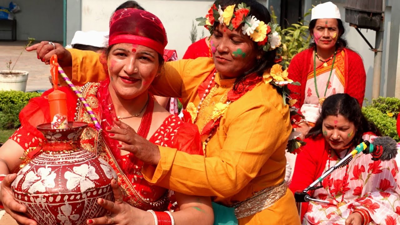 पहाड़ की साली ने अपने जीजा से कहा💃ओ भीना कसिकै जानूं होलि खेलना होली में होलियार ऐरि होलि खेलना💃