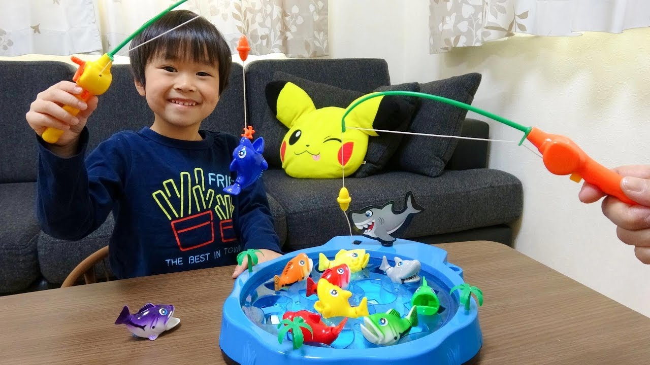 レオくんとあーやんが魚釣りゲームで対決をするよ！ レオスマイル