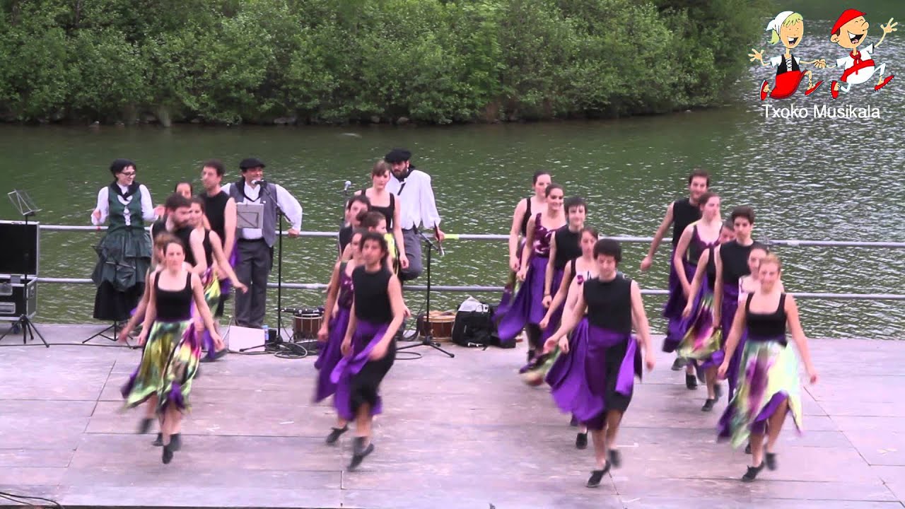 1305120609 Algara Dantza Taldea 2013 Herri Urrats