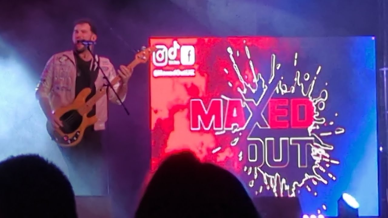 Maxed Out 🎤👨&zwj;🎤 #butlins #skegness #maxedout #songs #music #singers #drummer #guitar #rocksongs 