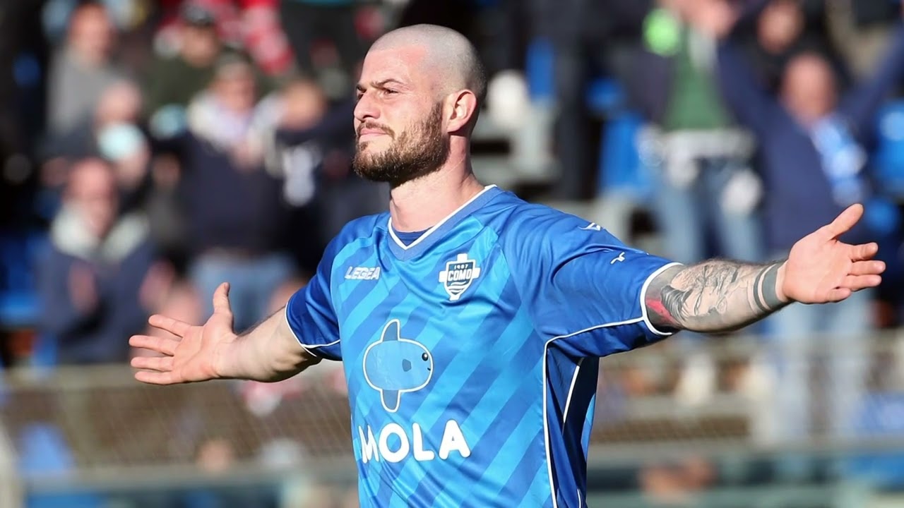 Calcio, il Bari prova a rialzare la testa con Longo tra campo e mercato