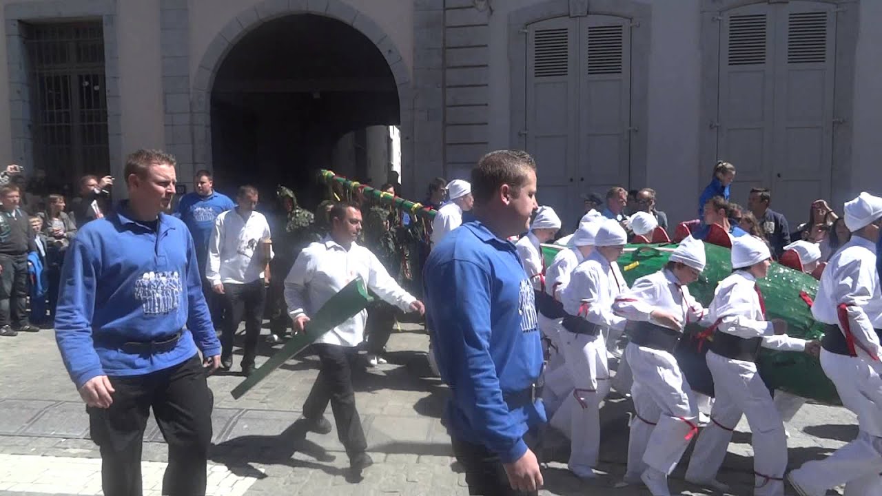 Petit Doudou 2013 - Sortie du cortège