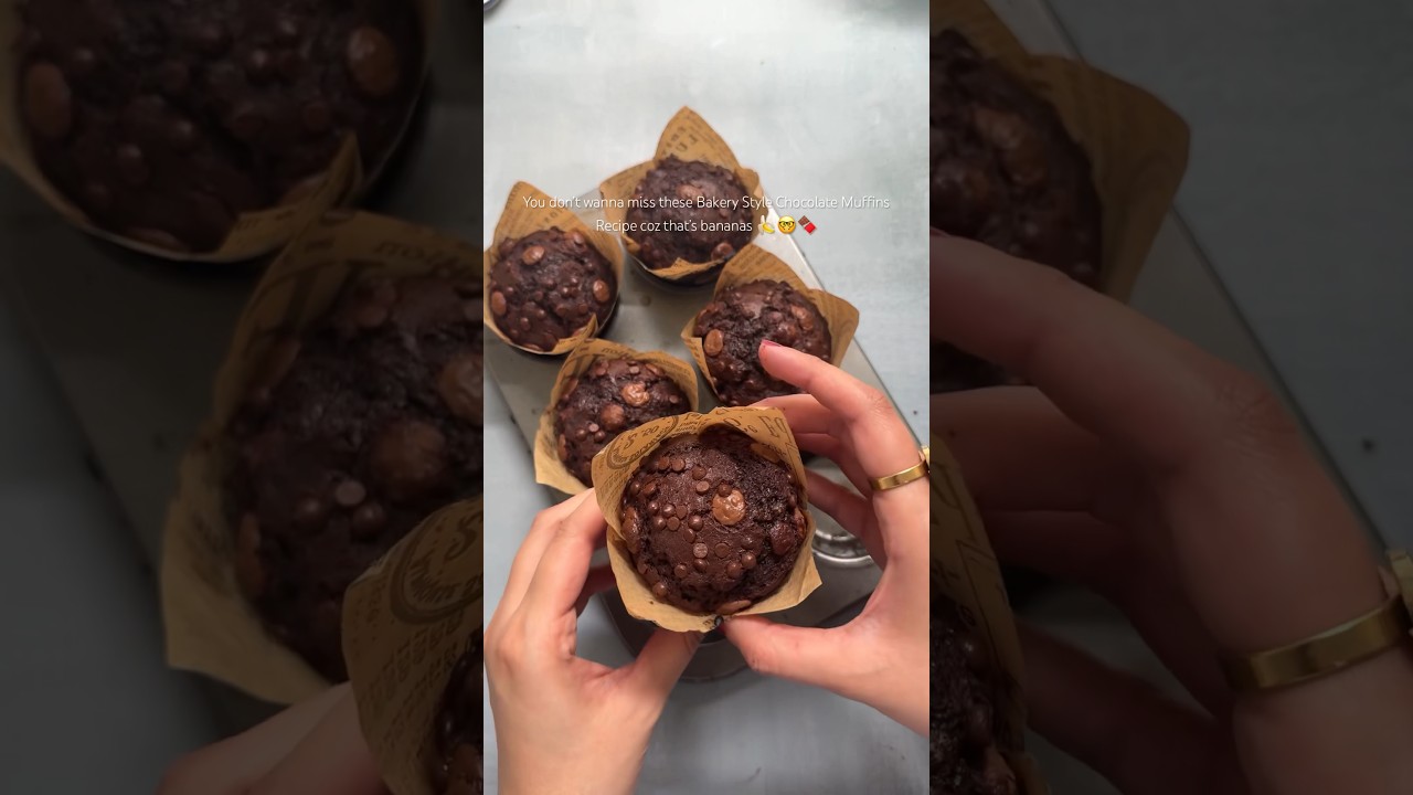 EASY BAKERY STYLE DOUBLE CHOCOLATE BANANA MUFFINS Recipe Soft and Fluffy #bananabreadmuffinsrecipe