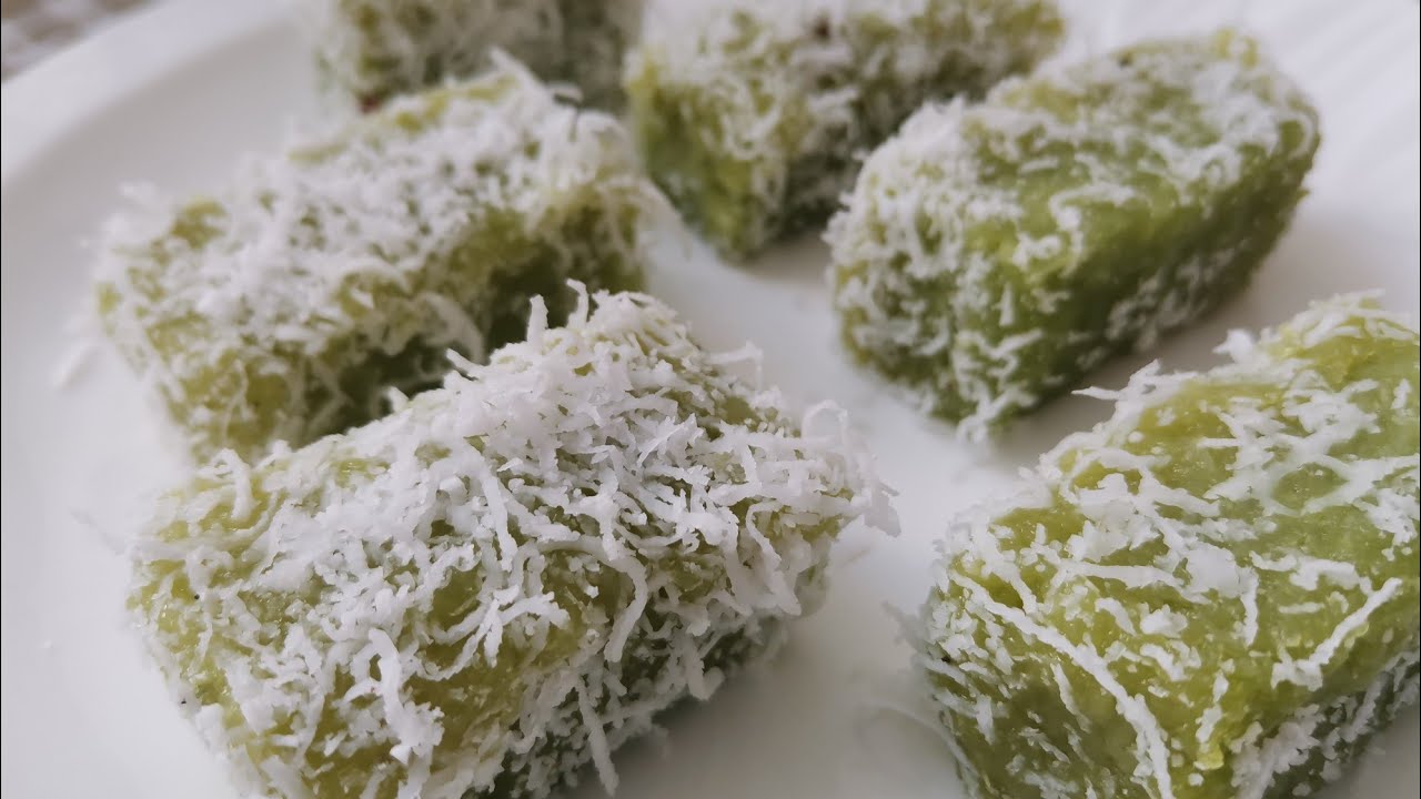 Steamed Pandan Cassava Cake With Grated Coconut