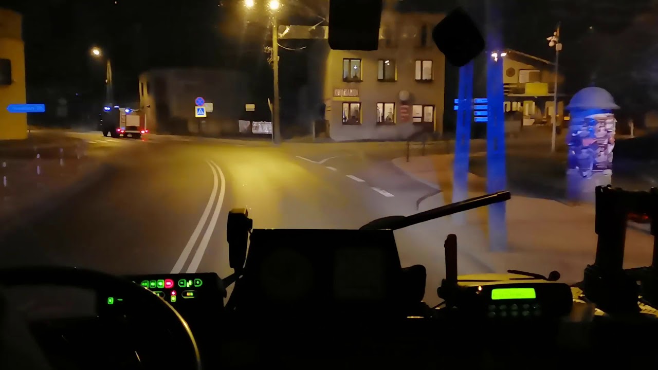 OSP Kamieńsk-Wyjazd alarmowy dwóch zastępów do pożaru poszycia leśnego.