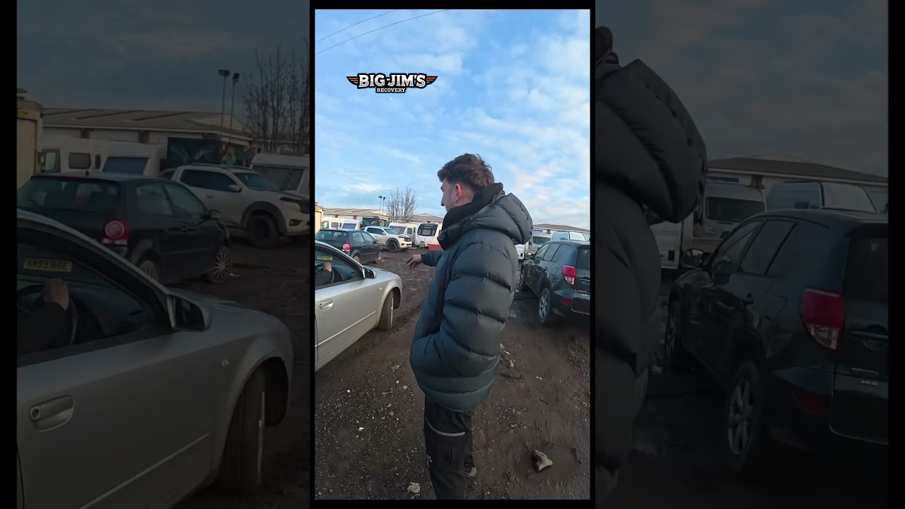 Ему за это платят?!