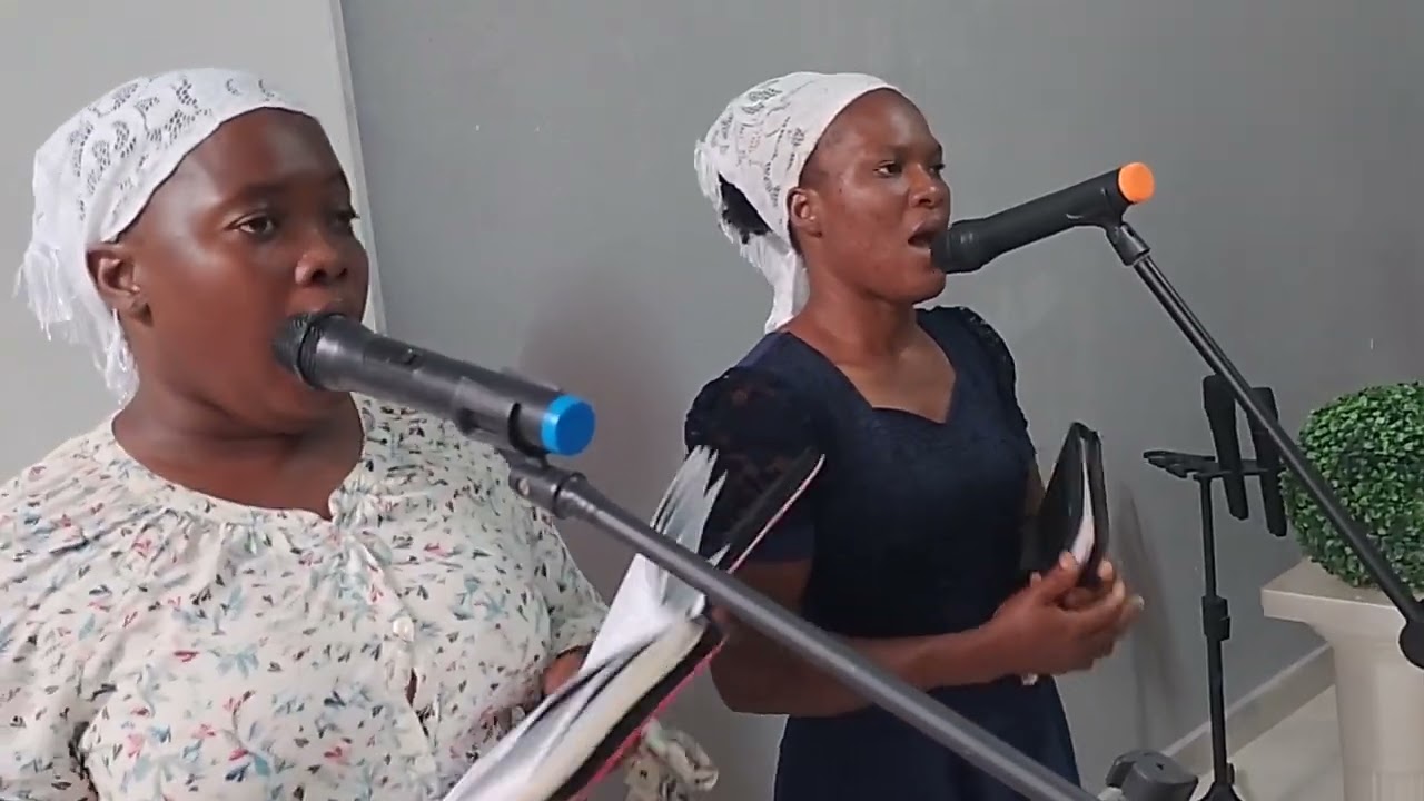 L'Eglise Assemblée de Dieu .  L'adoration et Louange par : Sr Marlene Charles Sainval.