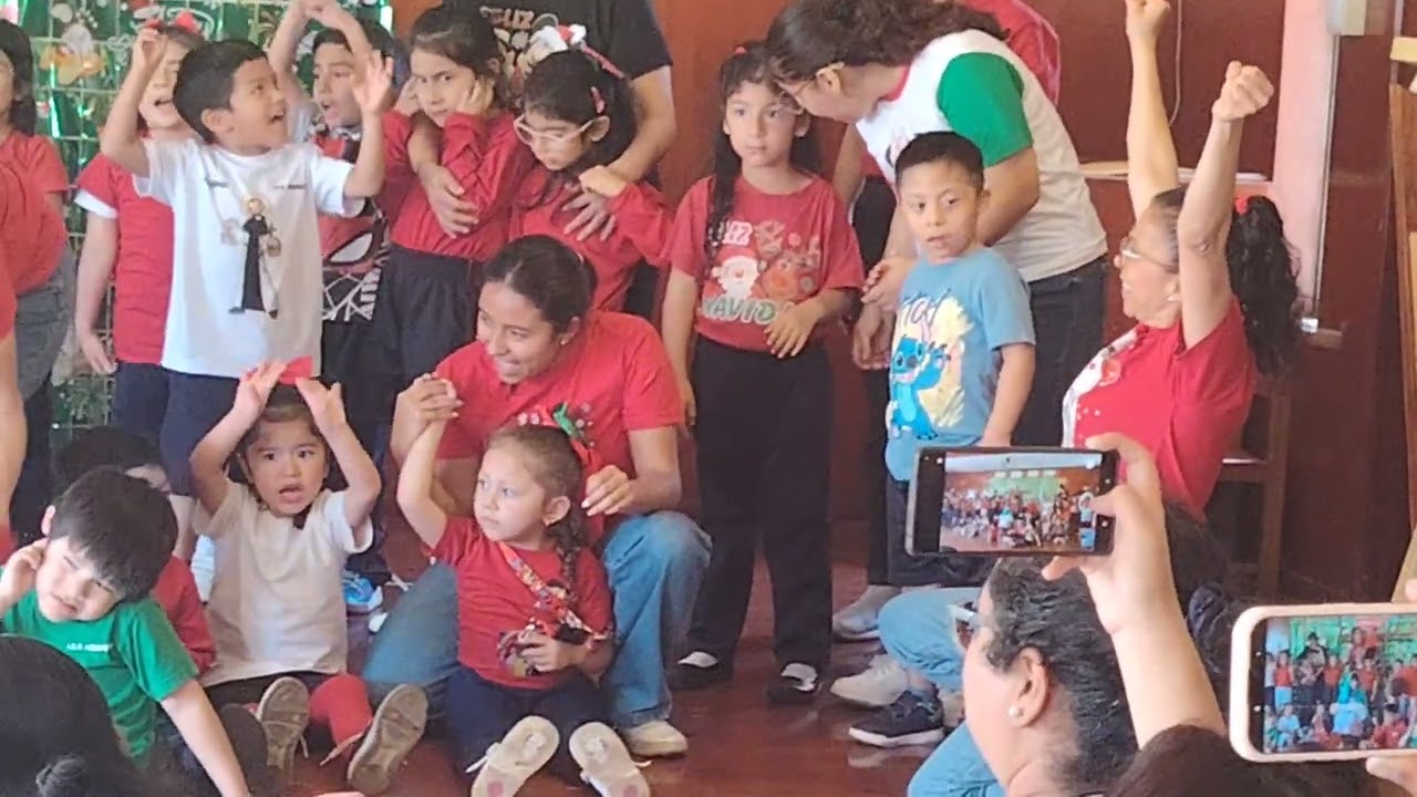 Recuerdos FMNK 2025 kitana en clausura  y navidad amantani