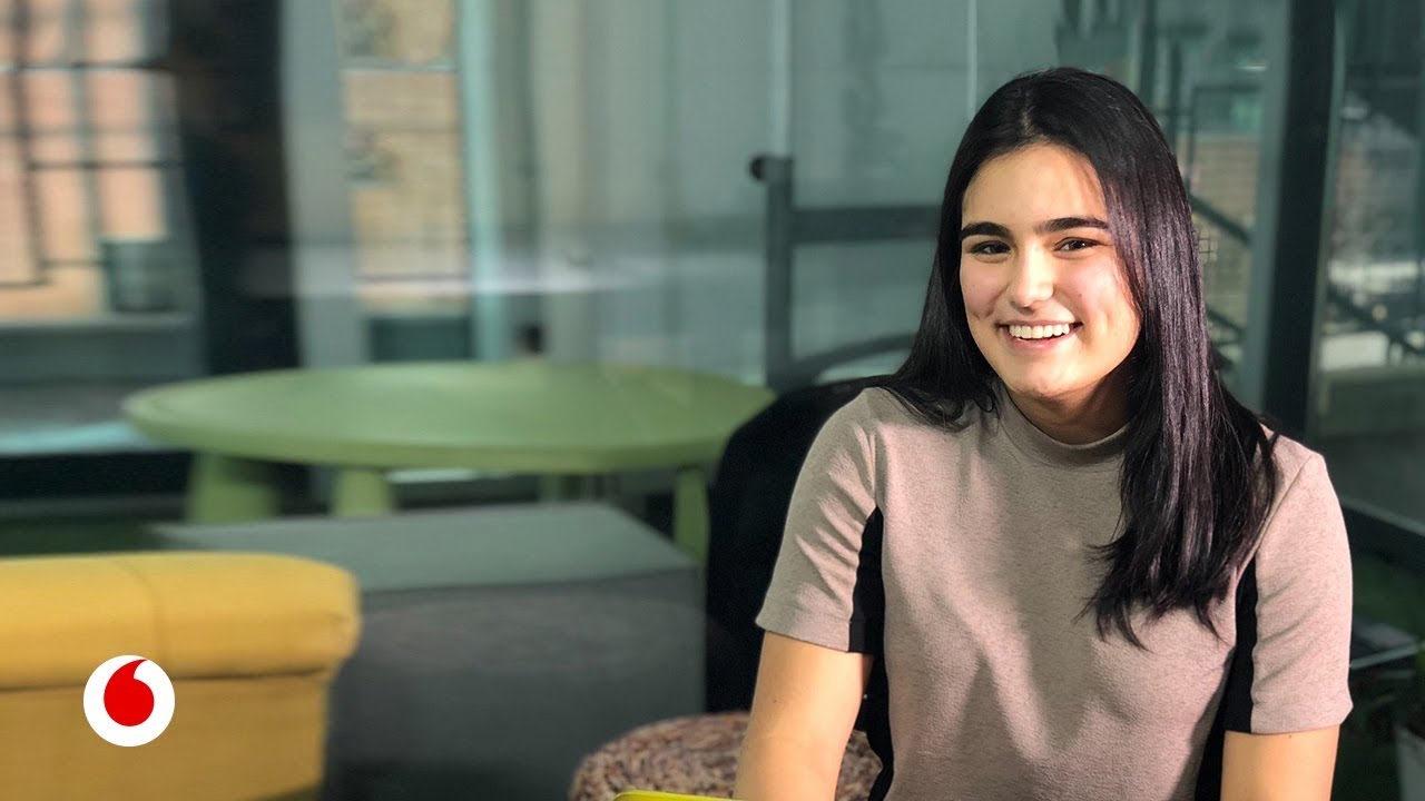 La adolescente capaz de conectar su cerebro a un ordenador