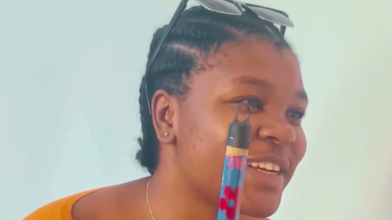 Elle retrouve la vue et découvre tout ce que son mari fait dans son dos
