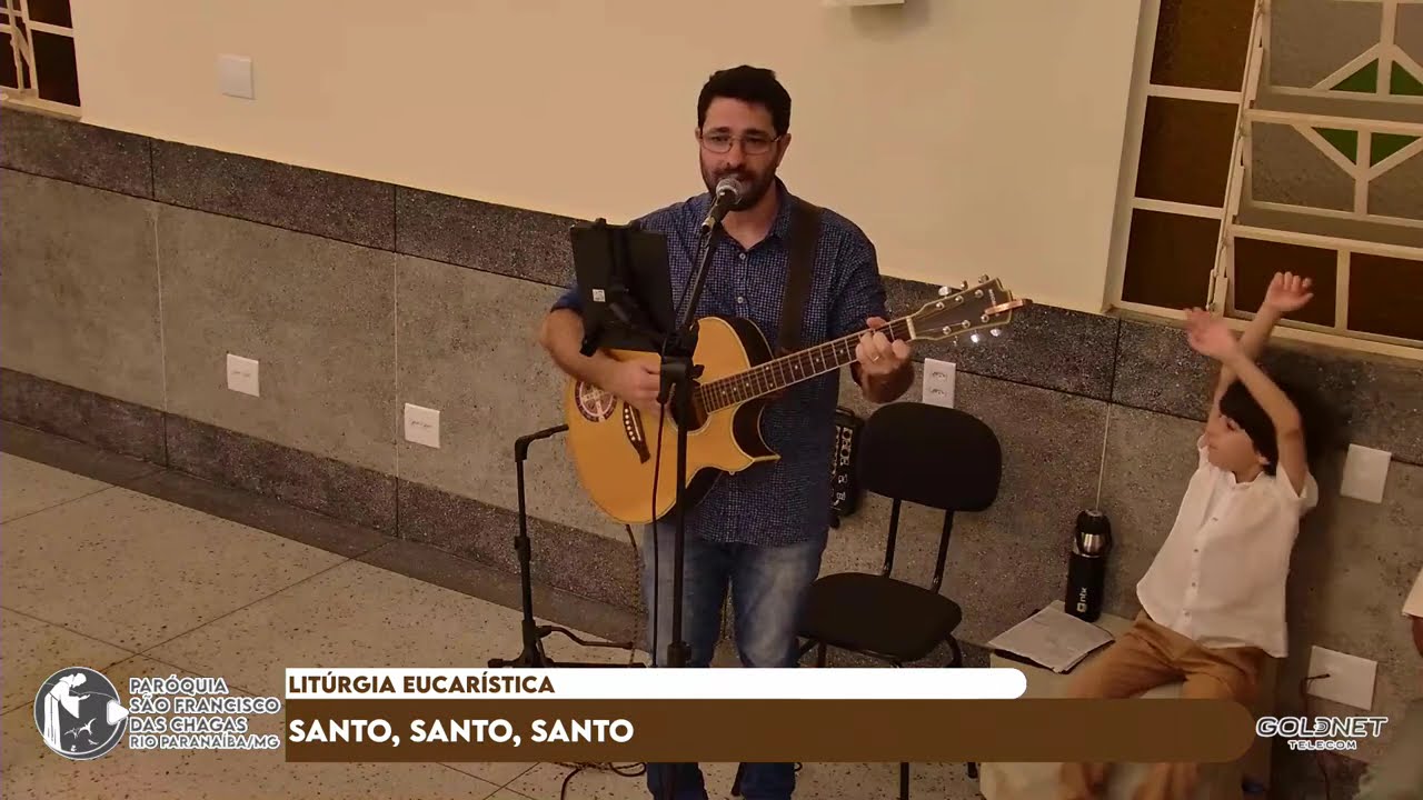 🎼 A voz do Coral EMCANTO louvando: Santo, Santo, Santo Senhor Deus do Universo