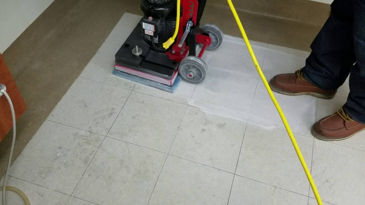 WAXIE demo on VCT with the Square Scrub
