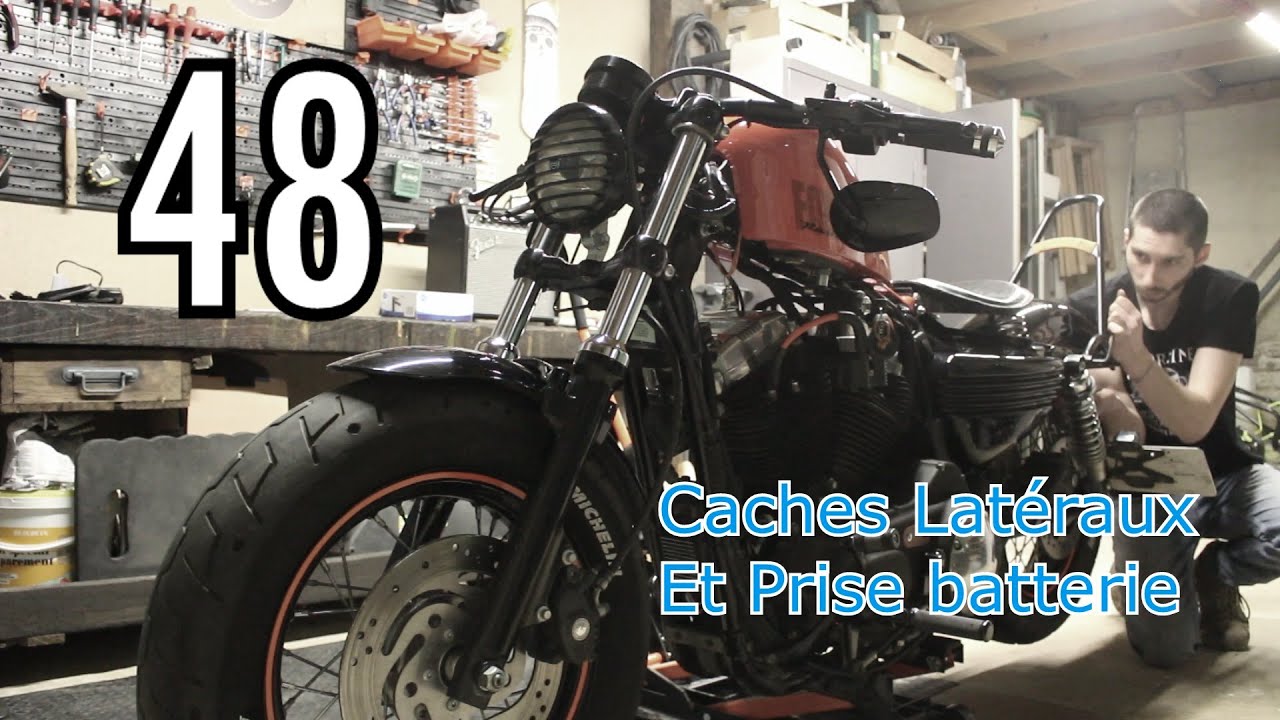 Sportster - Caches Latéraux & Prise Batterie