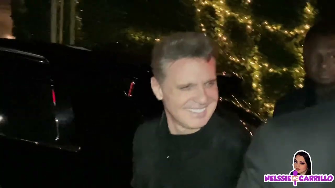 LUIS MIGUEL “EL SOL” SIENDO SÚPER ATENTO CON SUS FANS Y PAPARAZZIS