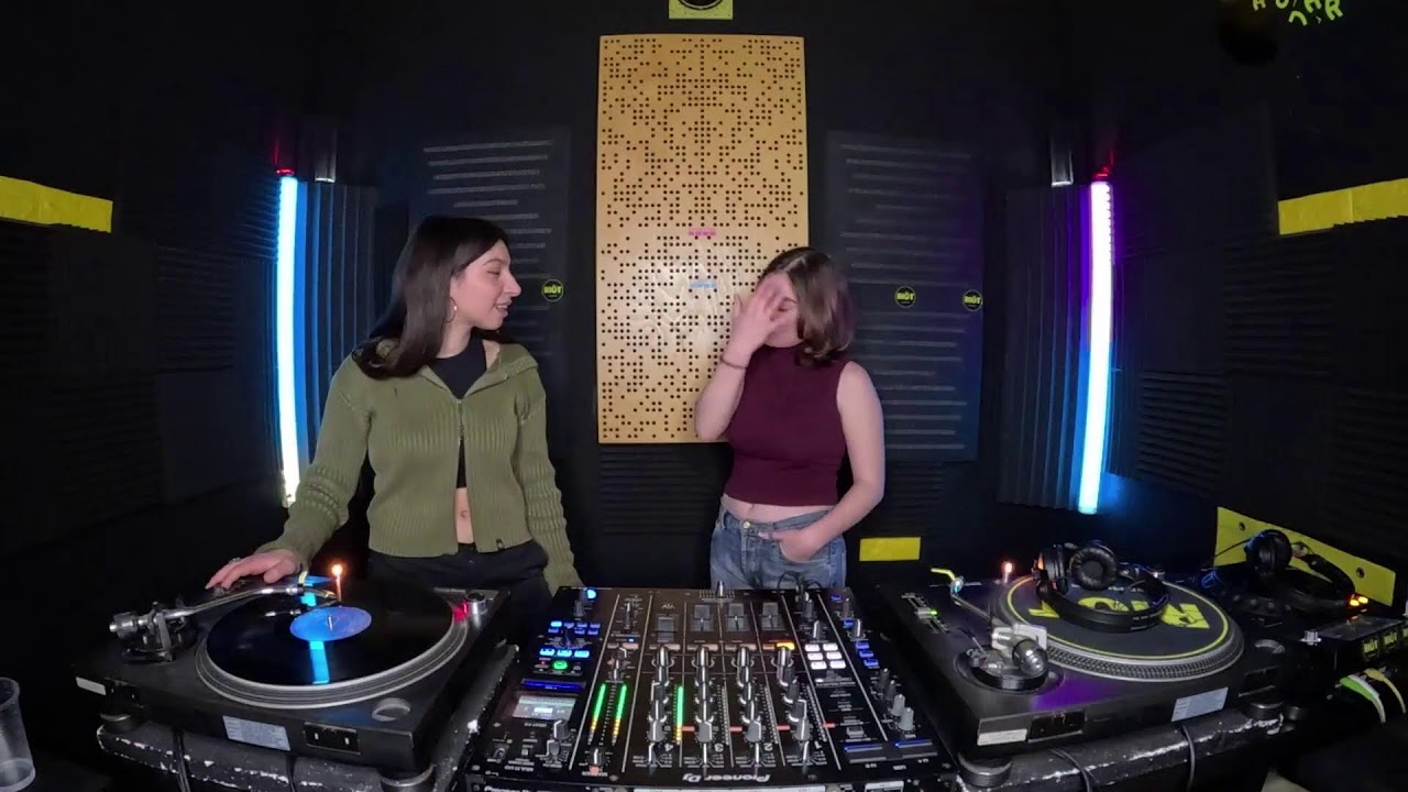 Assu B2B Pola - Vinyl set - 504 - Riöt.scampia