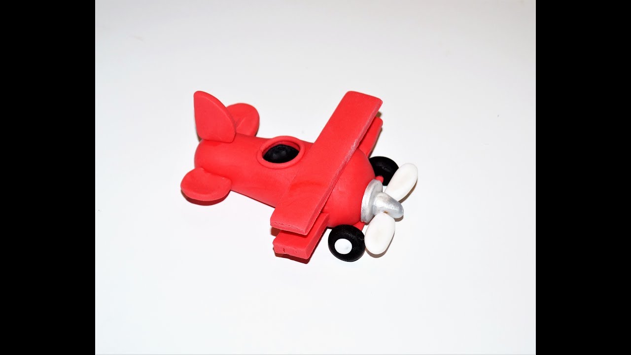 Cake decorating tutorials | how to make a fondant airplane cake topper | Sugarella Sweets