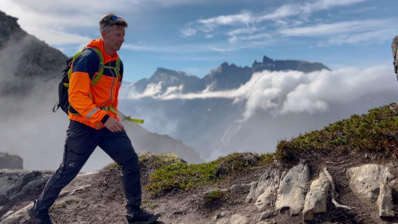 Romsdalseggen ridge - a walkthrough of the hike
