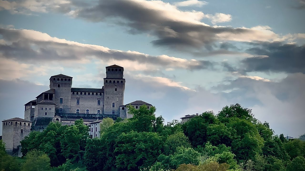 CASTELLO DI TORRECHIARA Castelli del Ducato