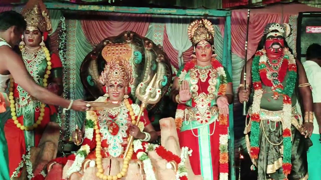 காளியை அழைத்தபோது திடீரென சாமியாடிய சிறுமிகள் | கூட்டத்தை மிரட்டி ஆடிய காளிகள் | பம்பைசெந்தில்பூசாரி