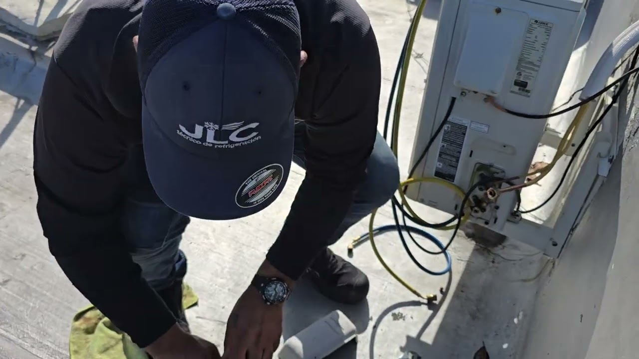 COMO REPARAR TU AIRE ACONDICIONADO SI  TIENE UNA FUGA DE REFRIGERANTE 👋👇 AQUI EL VIDEO