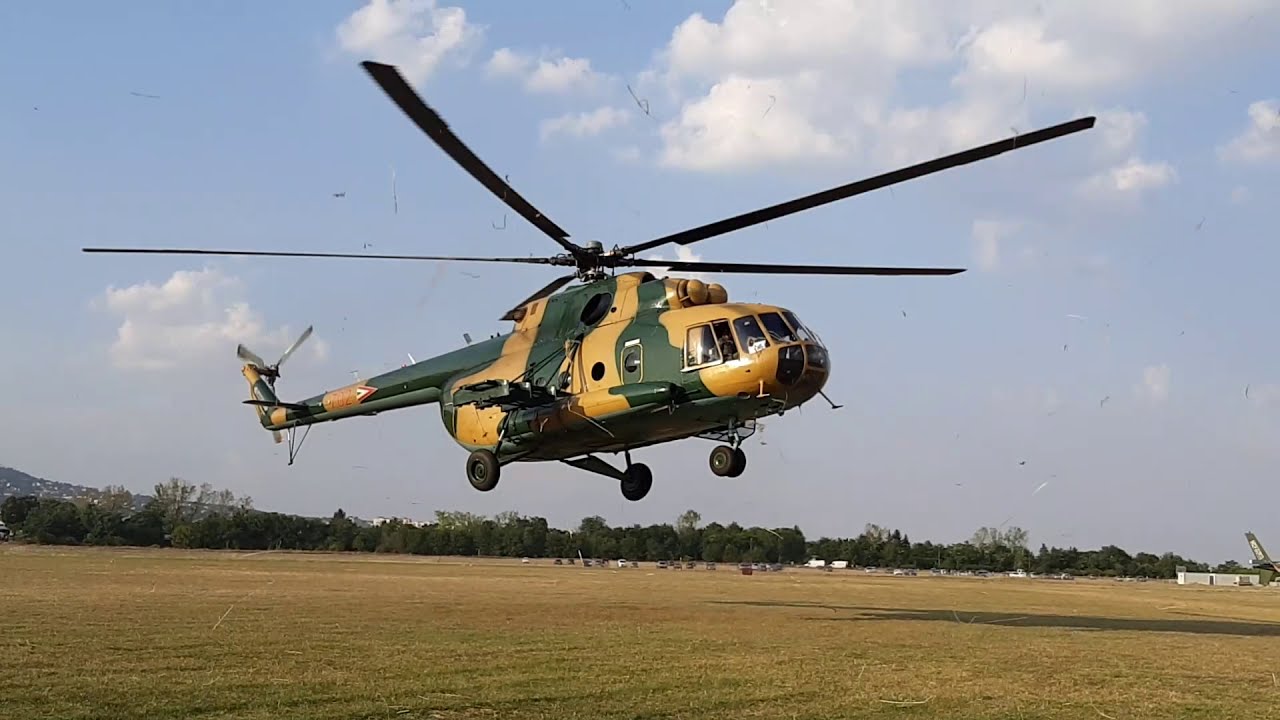 Mil Mi-17 (HuAF 702) engine start and lift off - Budaörs Airshow - 2019