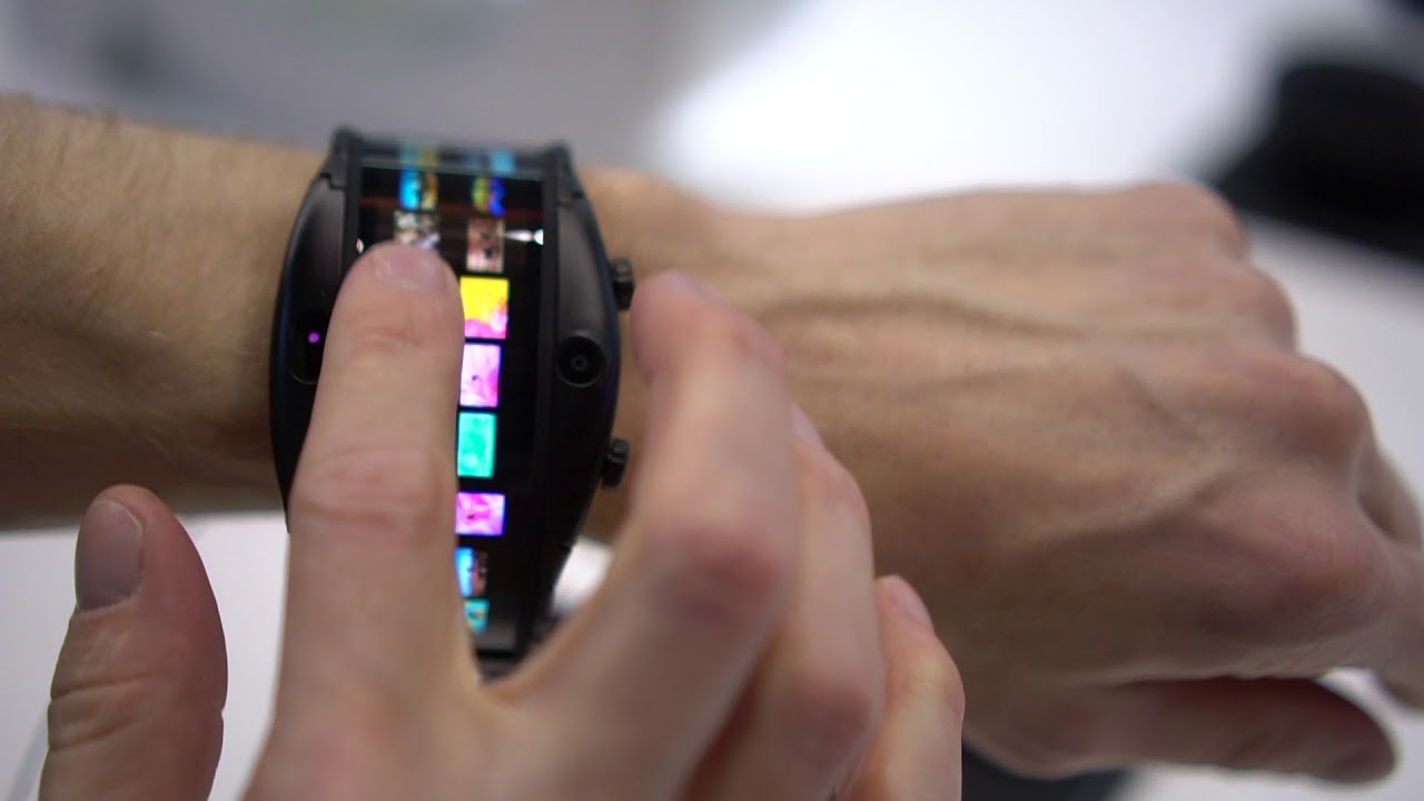 Hands On with Nubia's Flexible Display that Wraps Around Your Wrist