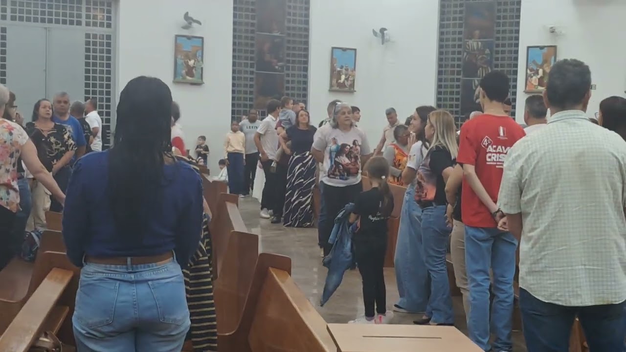 Missa na santa Rita de Cássia  43 anos de bênçãos vem crianças comigo chama o papai e mamãe 