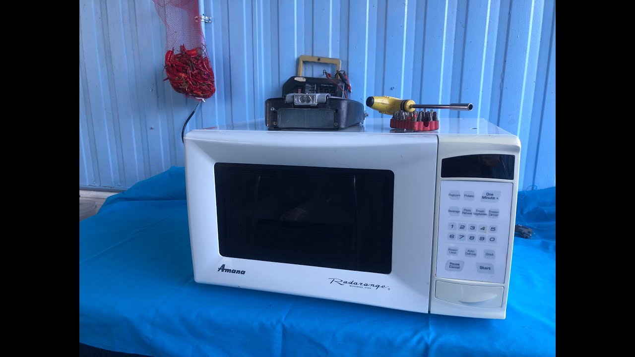 Cómo arreglar un microondas que se apaga a los pocos segundos de encender