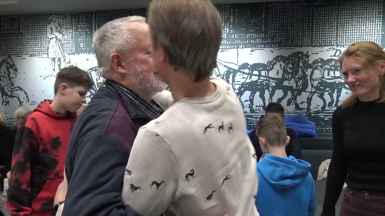 Ger Bulder krijgt de Rijswijkse Erespeld