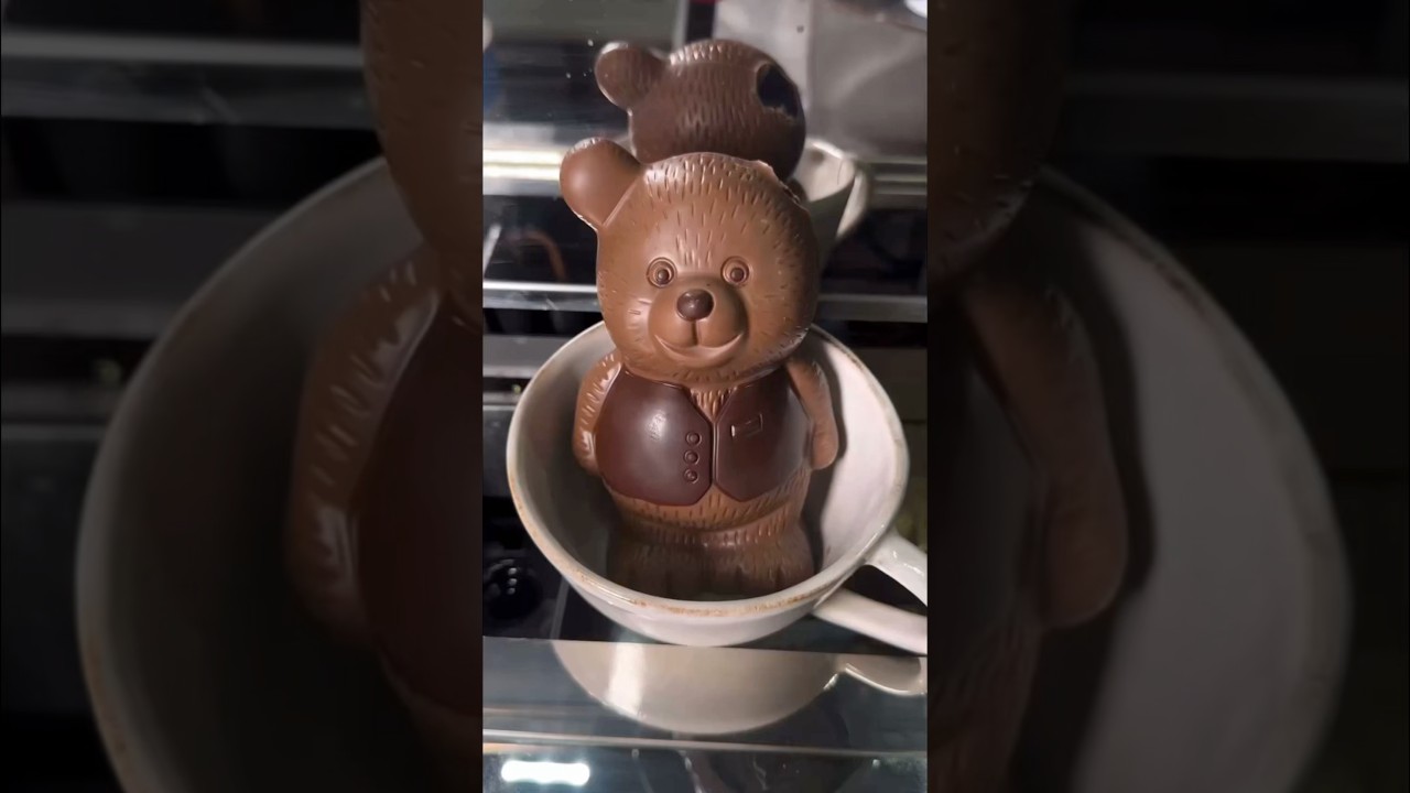Bear Chocolate  on Coffee Cup 🐻🍫 #shorts