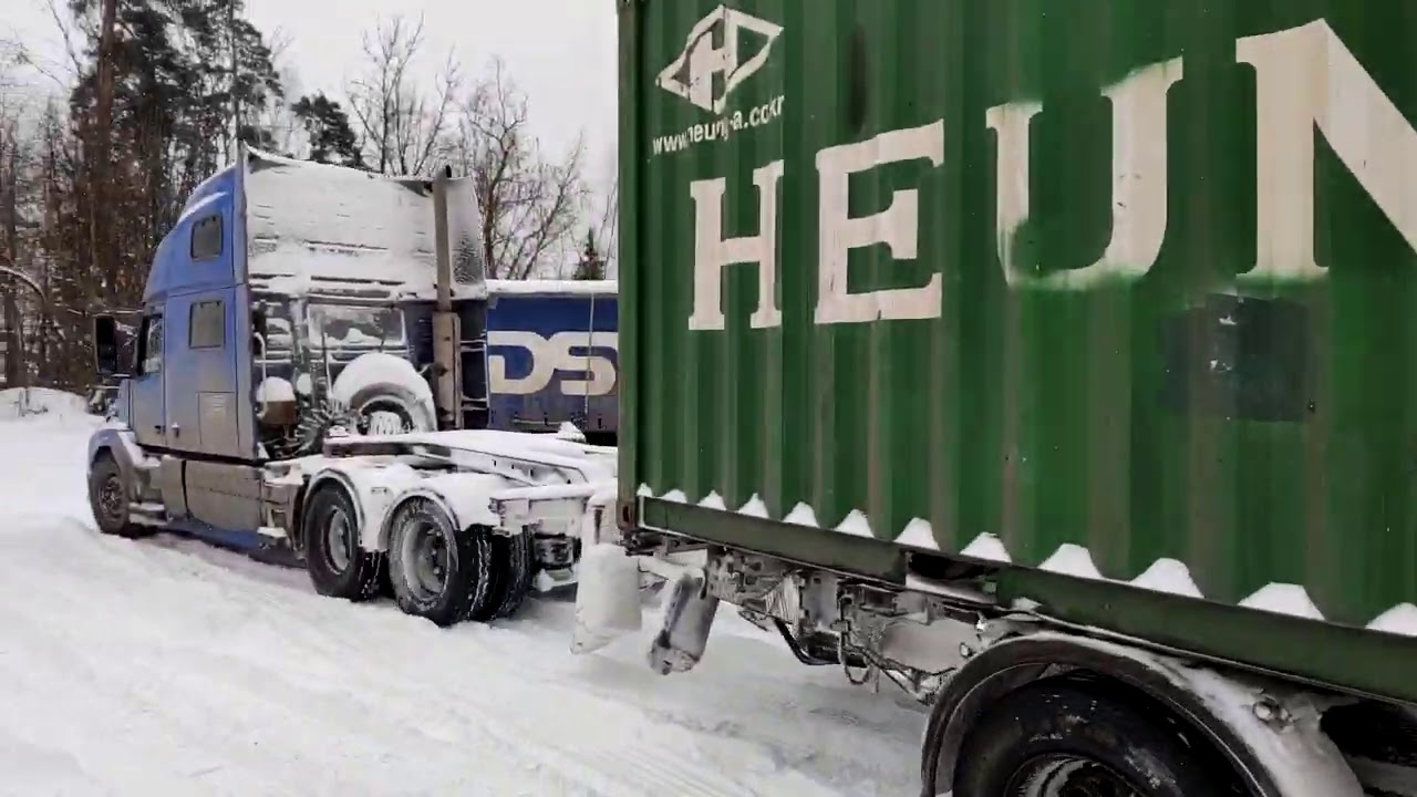 америка тоже буксует!  VOLVO VNL в снегу
