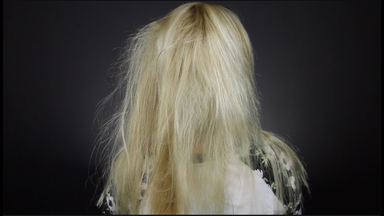 Capelli che cadono, doppie punte o con forfora? Niente paura: ecco 3 rimedi naturali e casalinghi!