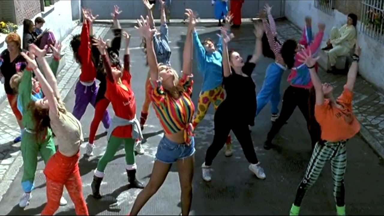 Tacones Lejanos - El baile carcelario