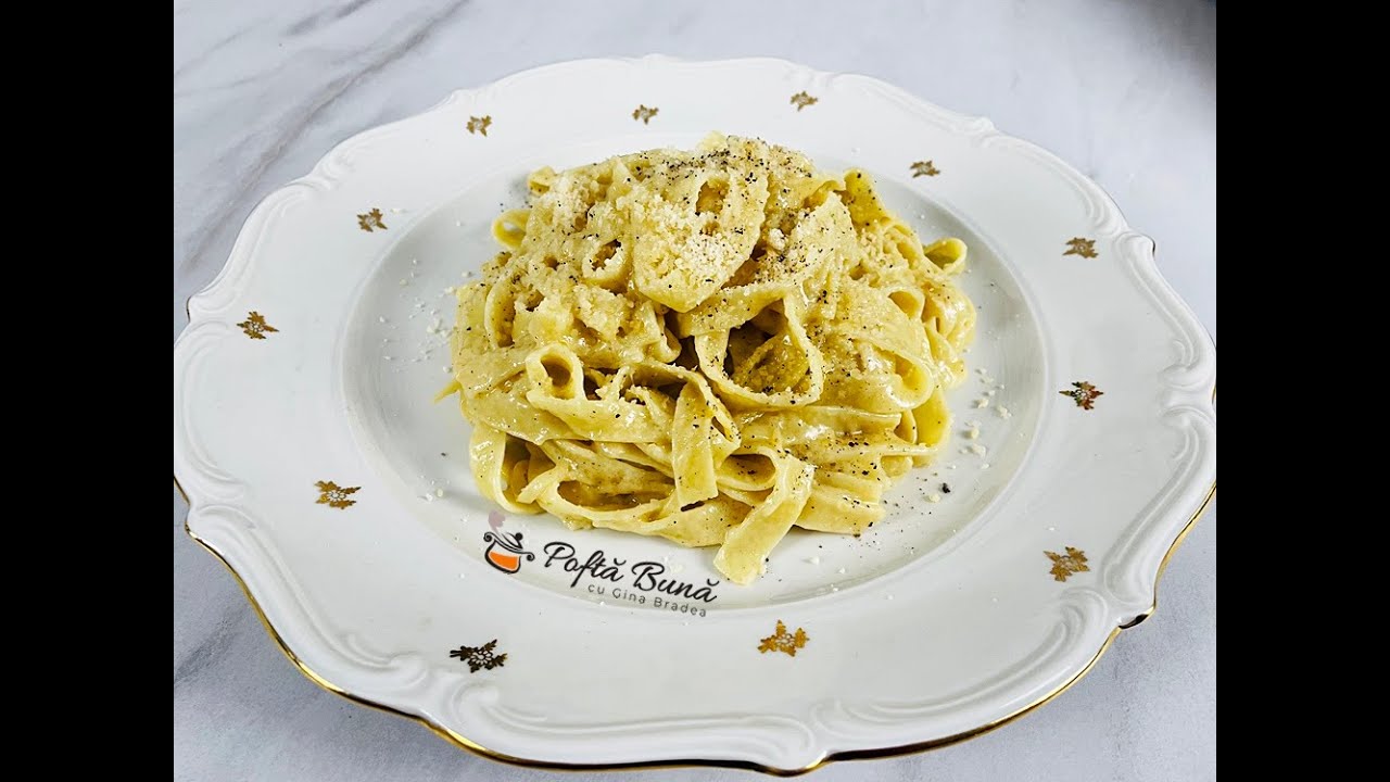 Fettuccine Alfredo cu unt si parmezan - cele mai bune paste, gata in 15 minute