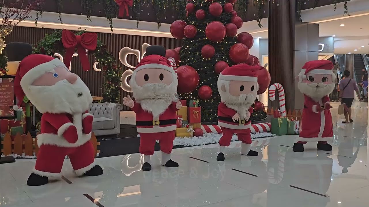 Boneka Santa Meriahkan Natal  2025 di Mal Bali Galeria 😍