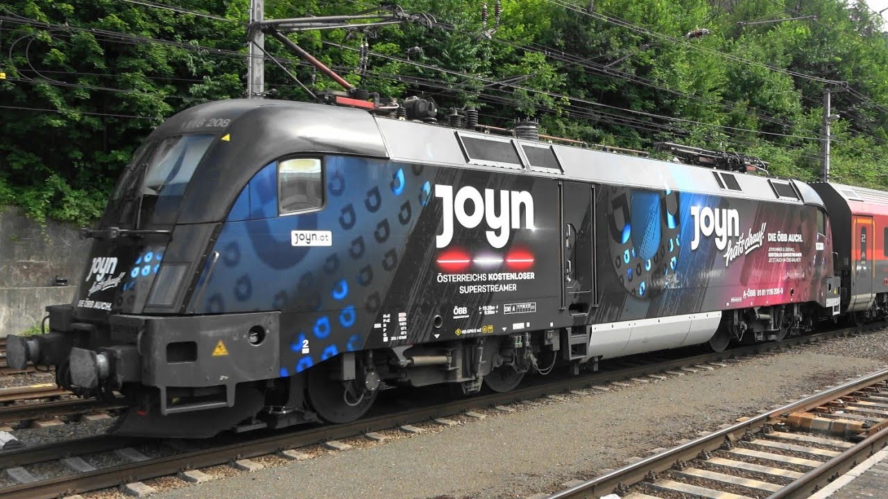 Neueste ÖBB Werbelok 1116 208 Joyn, langer bunter Güterzug, Klimajet & ICE119 in Feldkirch