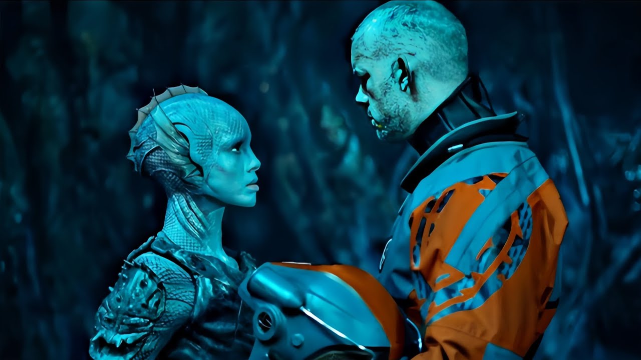 Nin Caadi Ah Ayuu Ahaa… Laakiin Gabar Alien Ah Oo Jeclaatay Ayaa Isaga Beddeshay!