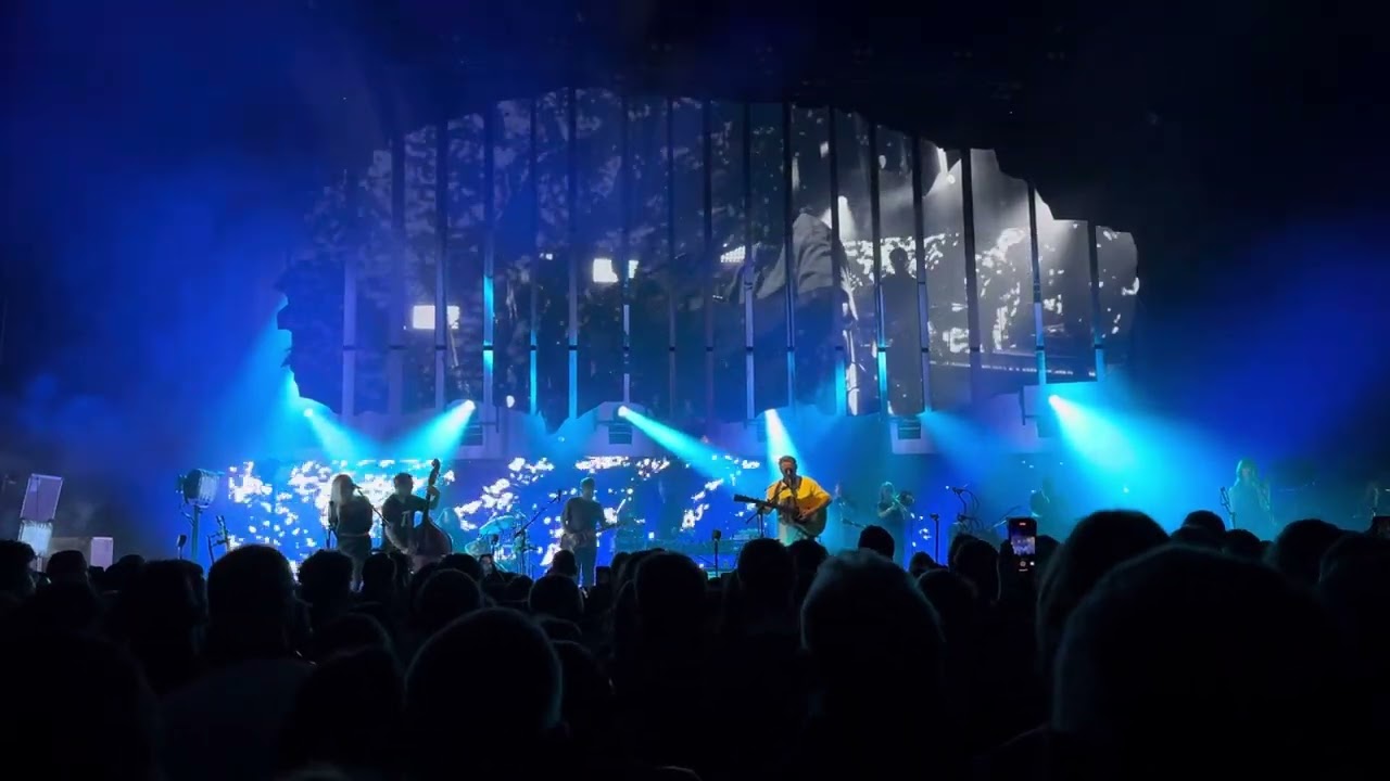 Evergreen by Ben Howard (w/ Billie Marten) - Live @ Hammersmith Apollo, London Night 3