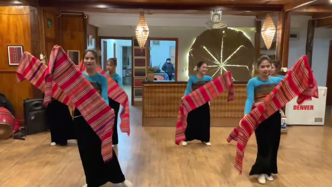 Du Lịch Mai Châu | Hoà Bình - Múa Xoè Khăn Dân Tộc Thái Cực Hay