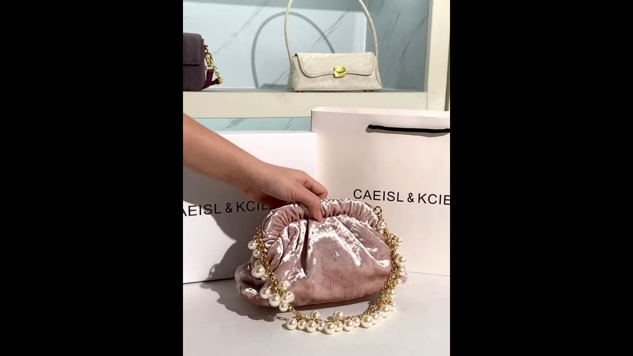 Beautiful Valvet handbag Unboxing #handbagshaul #handbagdesigns #handbagfavorite  #handbagunboxing