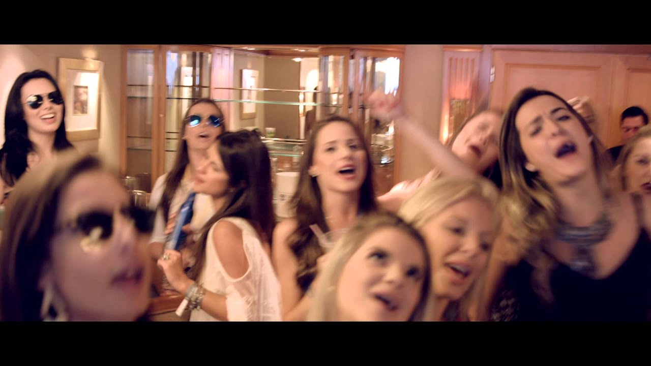 Thiago Brava - Namora Bobo (Clipe Oficial)