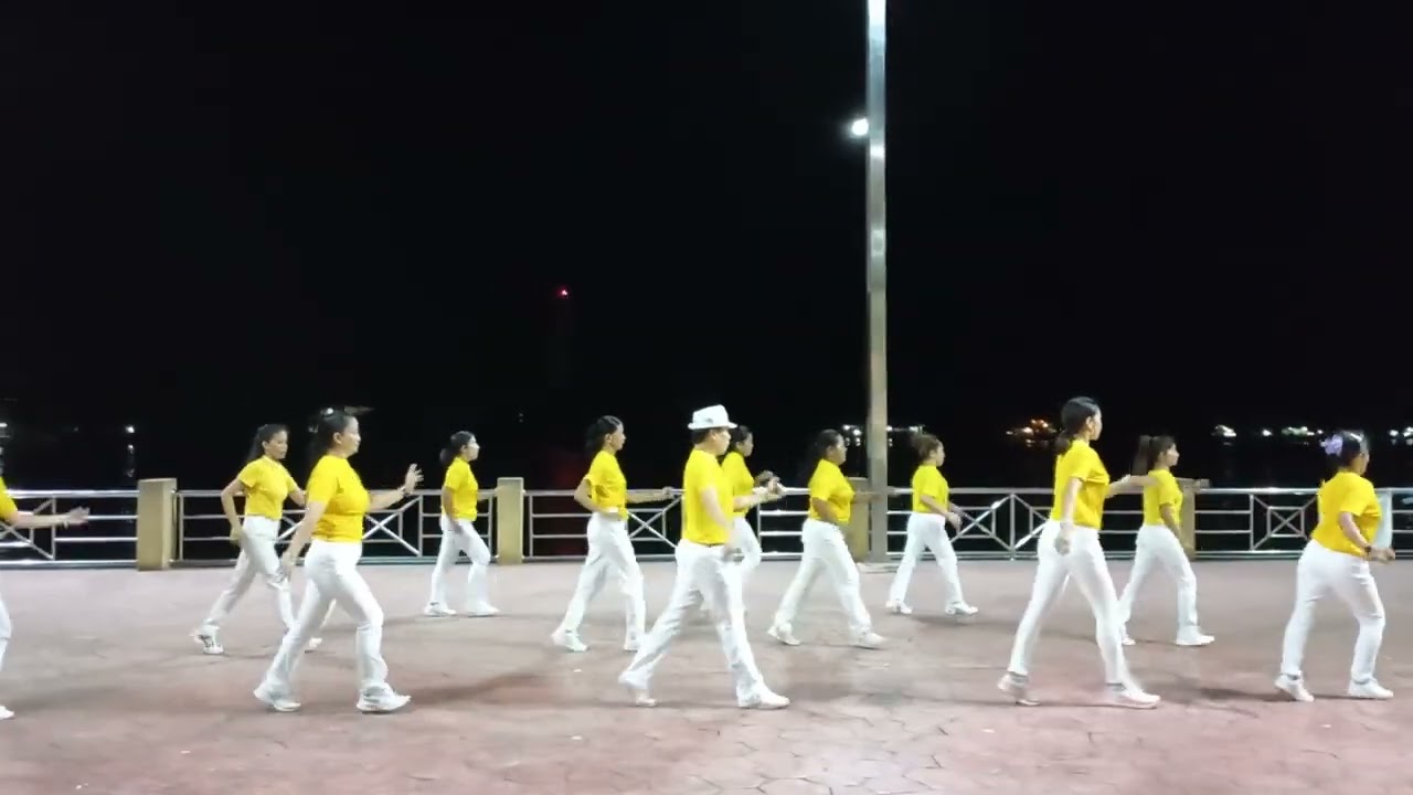 เพลงพระราชนิพนธ์ ใกล้รุ่ง ไลน์แดนซ์ท่าเต้นน่ารักๆ สนุกๆ