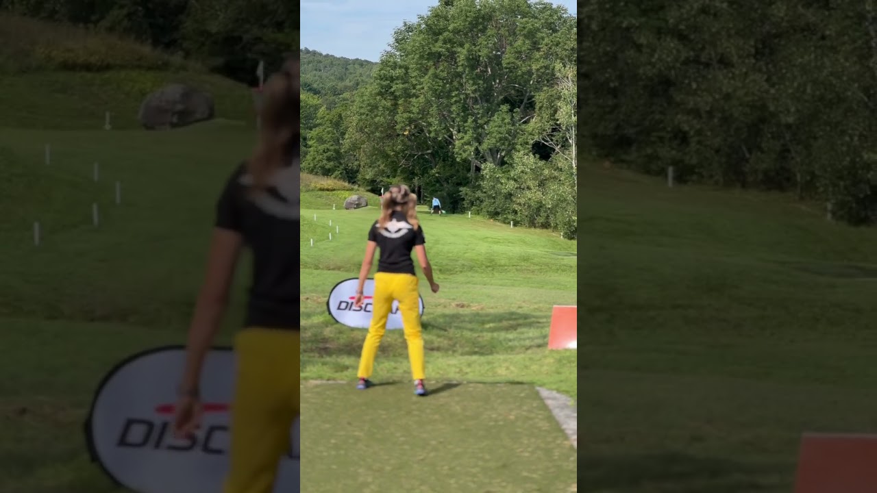 Kat Mertsch flexing at the disc golf world championships #discgolf
