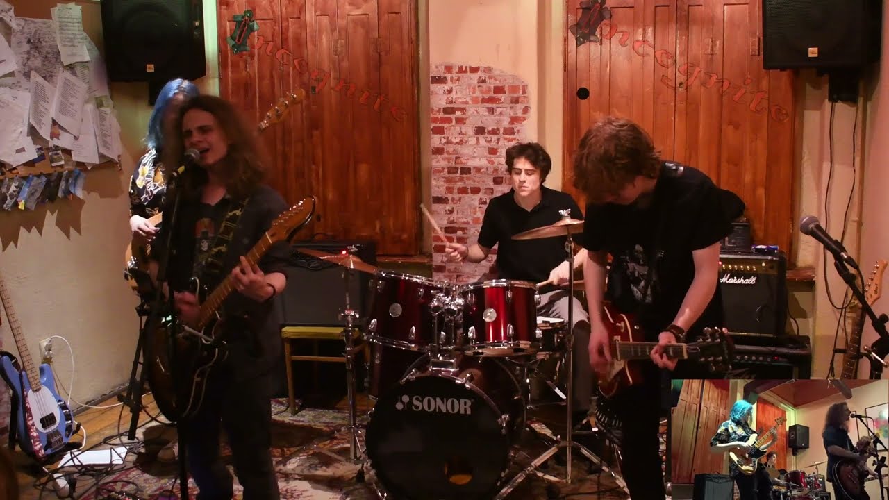 Plaster-Waiting line (live)