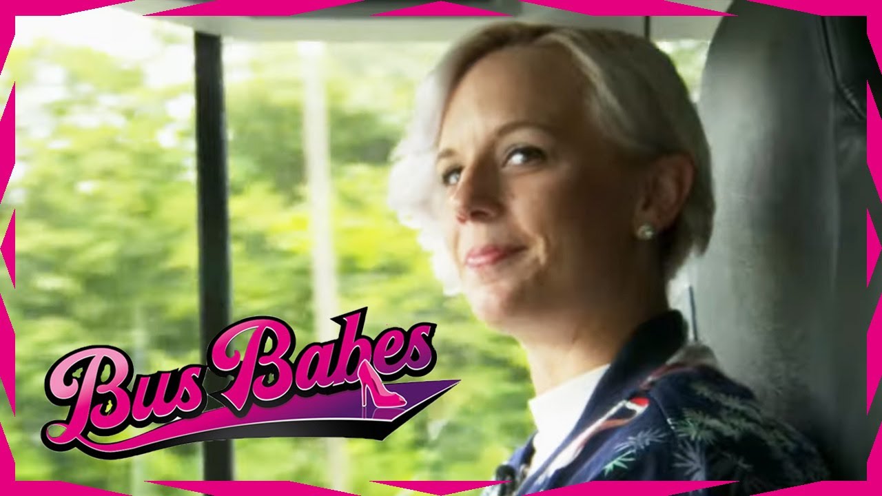 Die Bus Babes sind zurück - Jule und Sabrina dürfen wieder hinters Steuer | Bus Babes | Kabel Eins