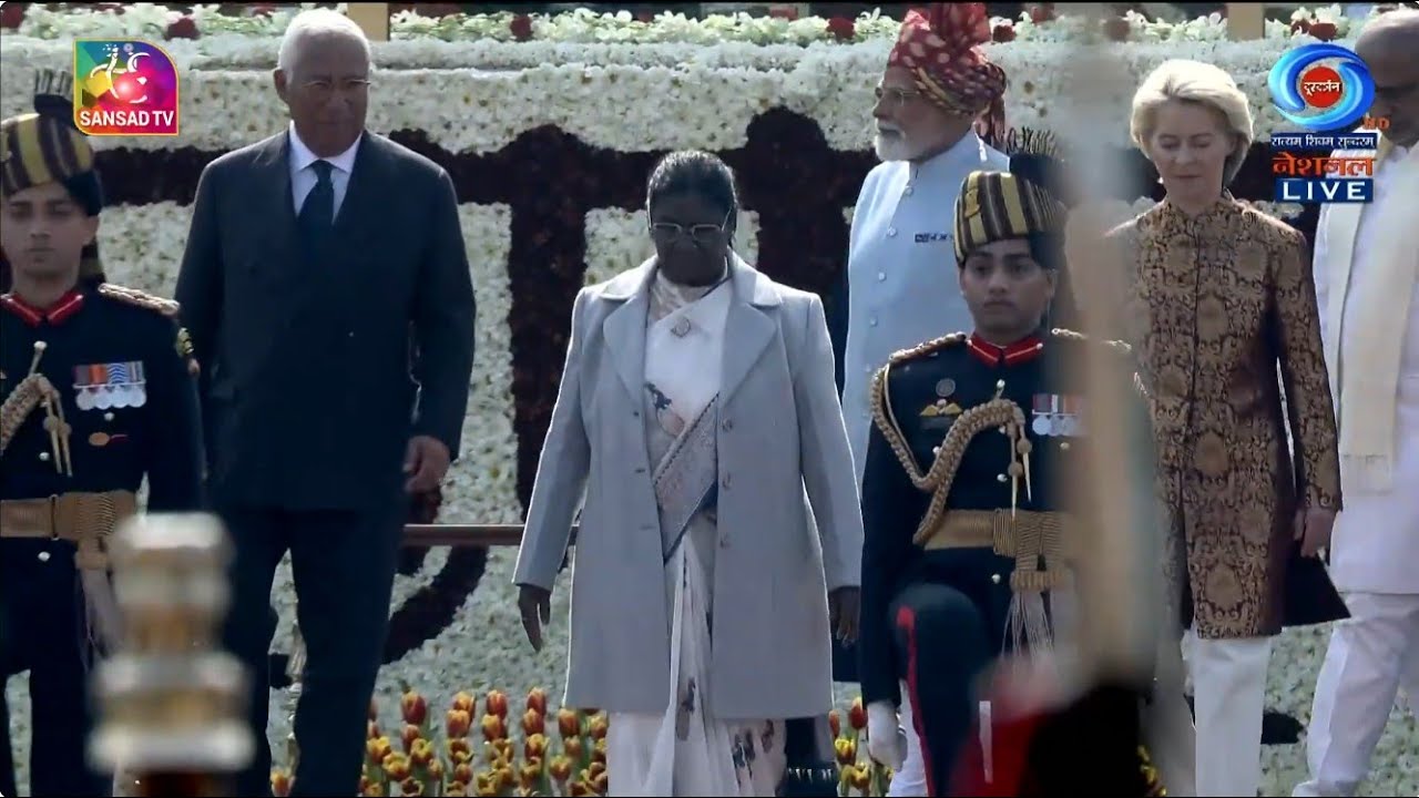 President leaves for Rashtrapati Bhavan from the Kartavya Path after witnessing 77th Republic Day